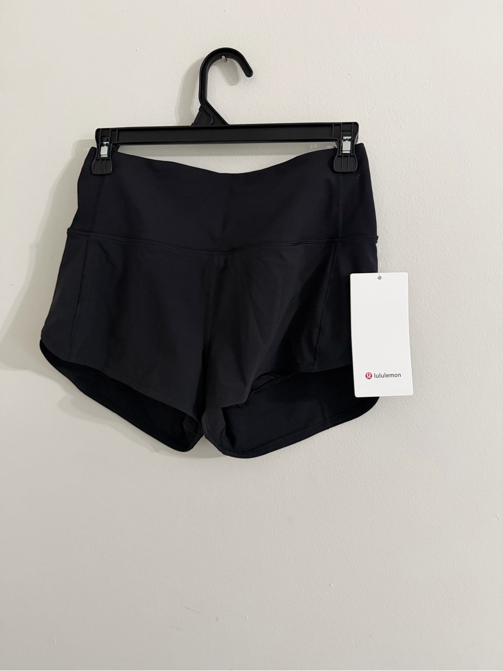 Lululemon Speed Up HR Short
2.5" *Lined Size 4 NWT
